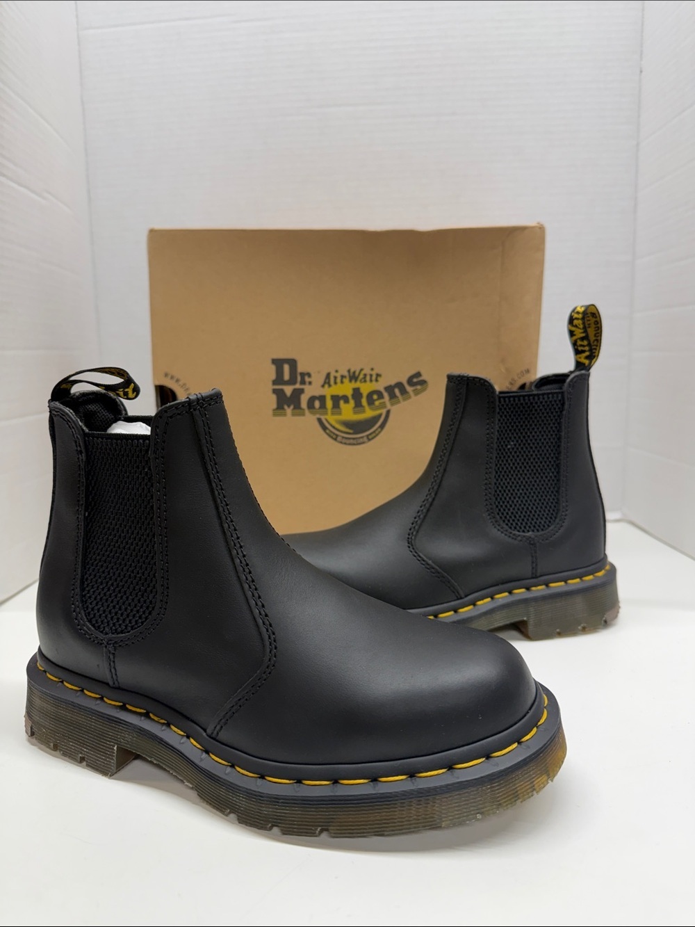 Dr Martens Leather Chelsea Boots Ankle Boot Slip Resistant 2976 Black New Size 5